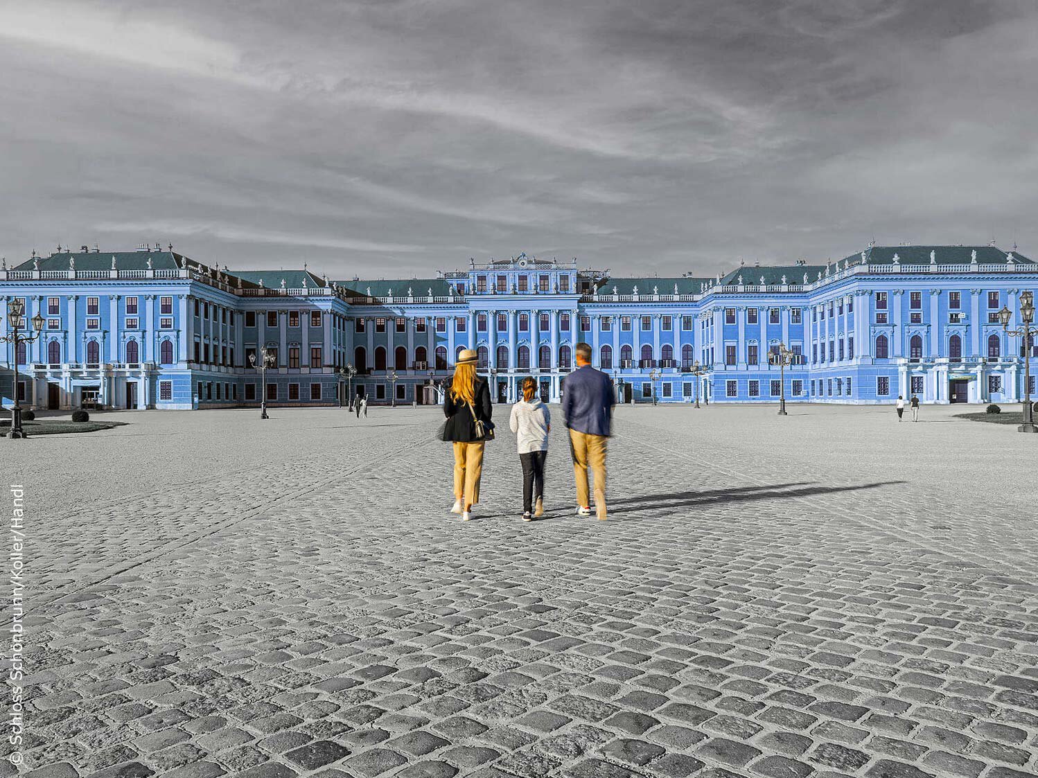 Schloss Schönbrunn digital blau beleuchtet für UNICEF Österreich. 