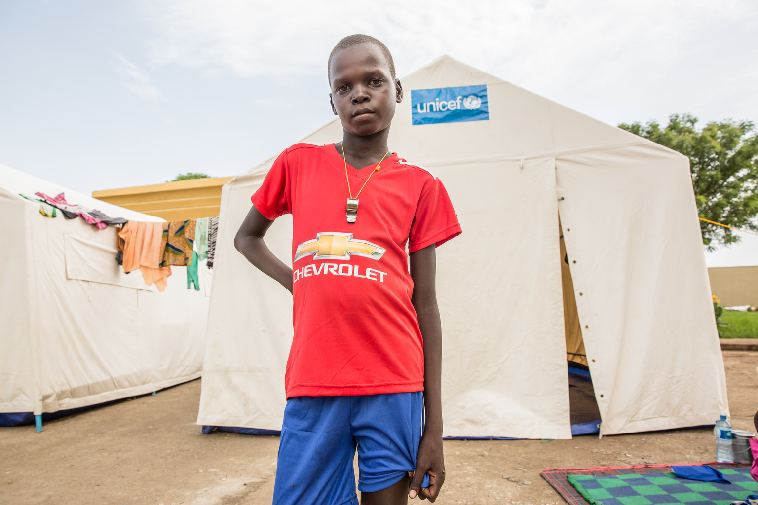 Südsudan: Dieser Bub möchte wieder in die Schule gehen, nachdem er lange als Kindersoldat leben musste.