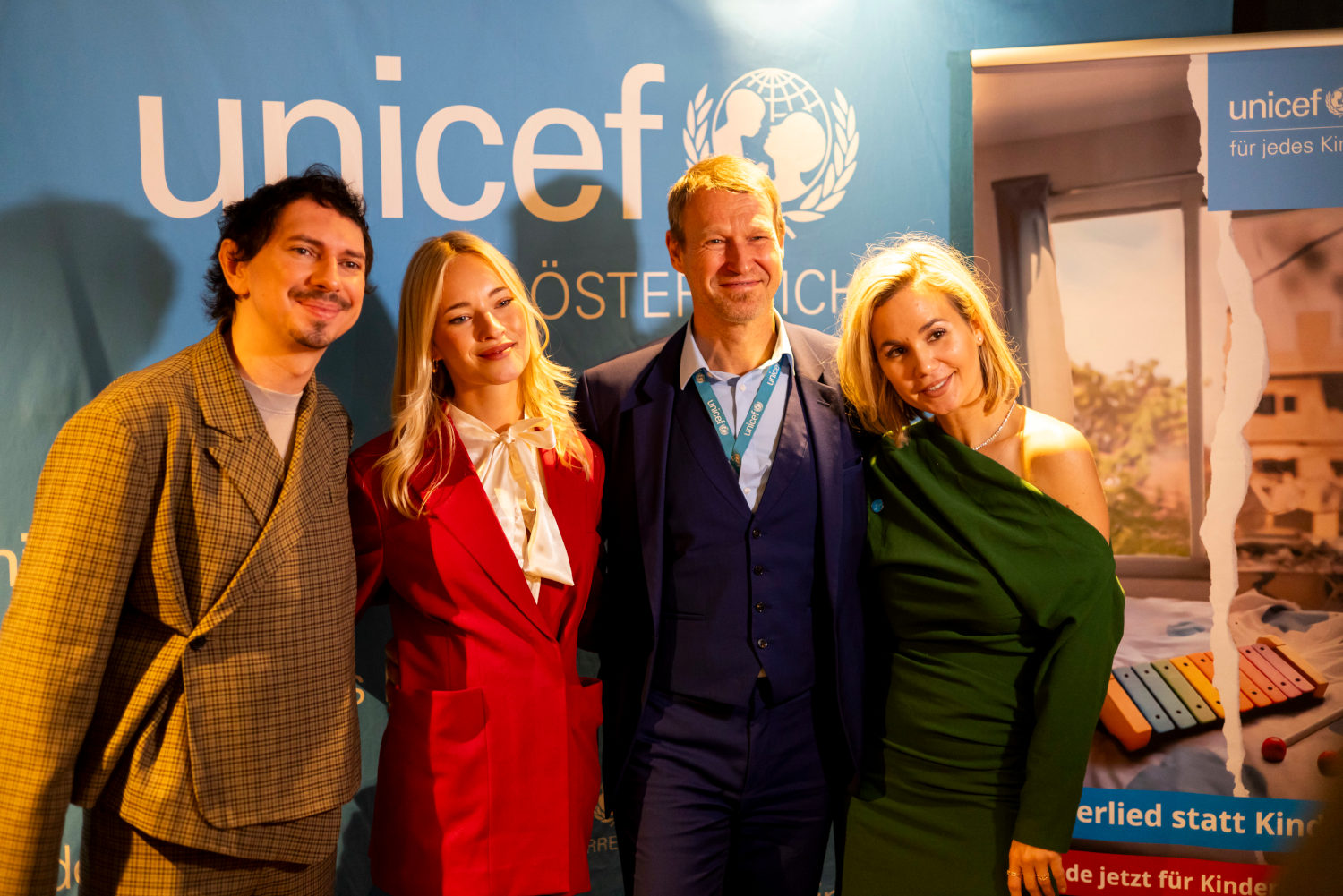 Julian Le Play, Valerie Huber, UNICEF Österreich Geschäftsführer Christoph Jünger, Lisa Sophie Thoma.