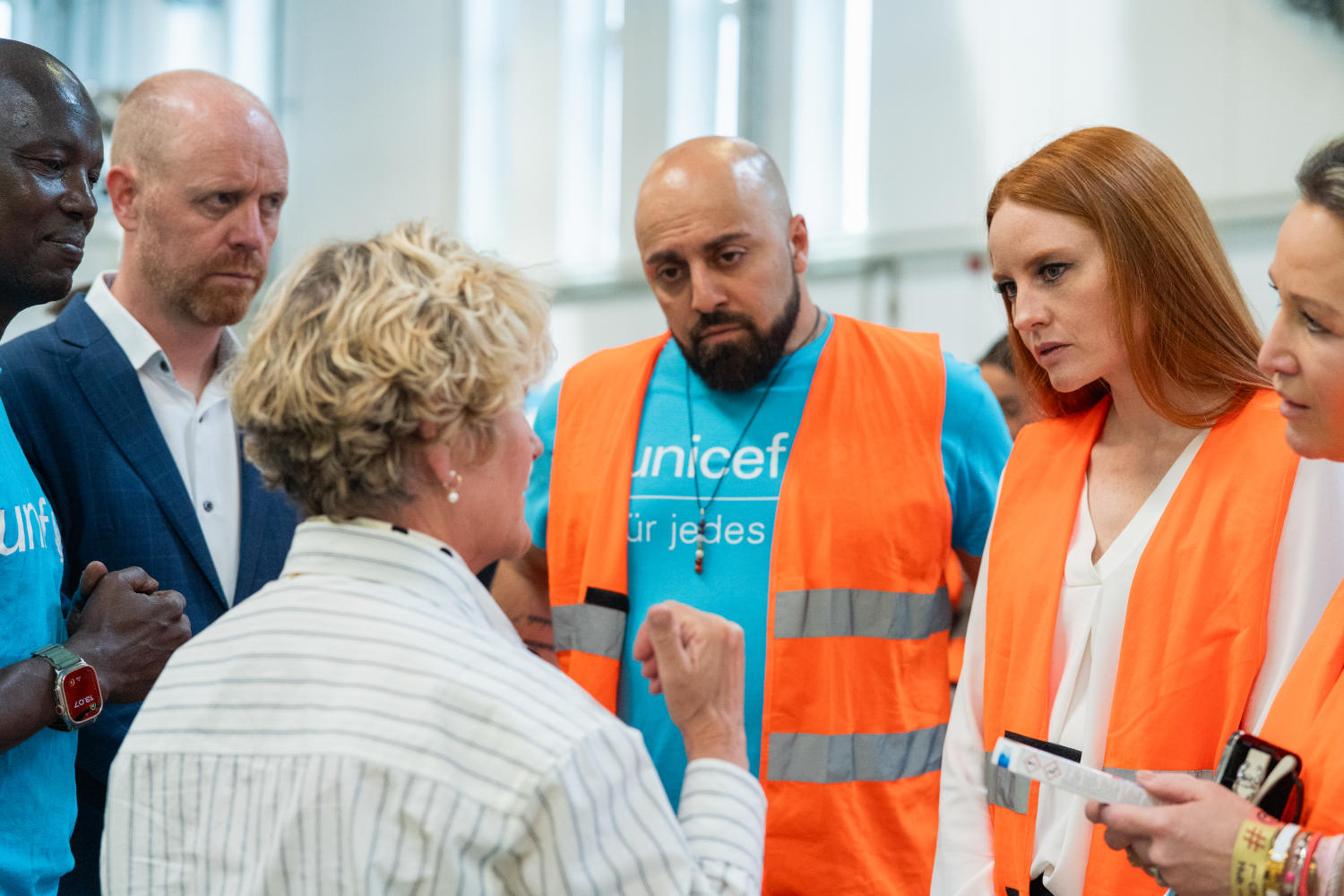 Ali Mahlodji und Barbara Meier im Gespräch mit den Kollegen in Kopenhagen.