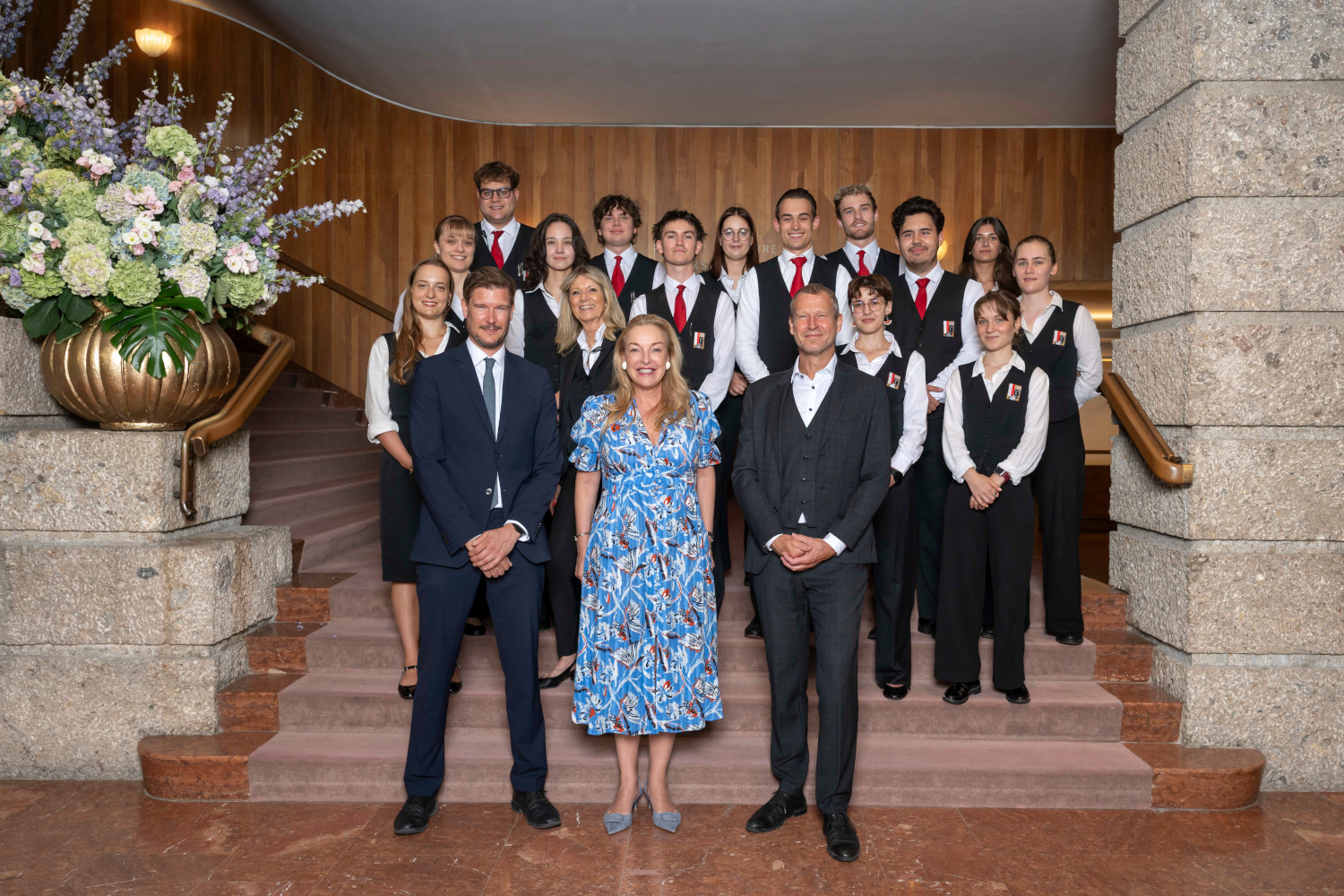 Gruppenfoto im Rahmen der Salzburger Festspiele.